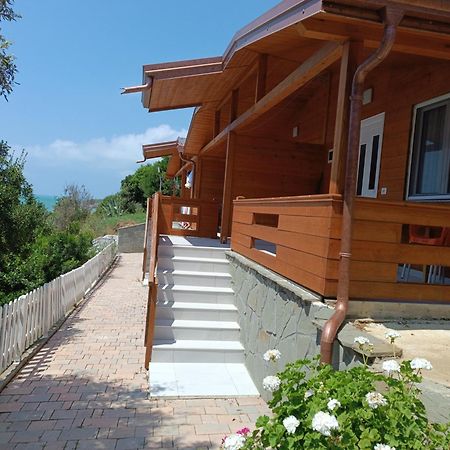 Plazhi Gjeneralit - Small Cabins - Bungalows - Apartaments - Villas - Suite カヴァヤ エクステリア 写真