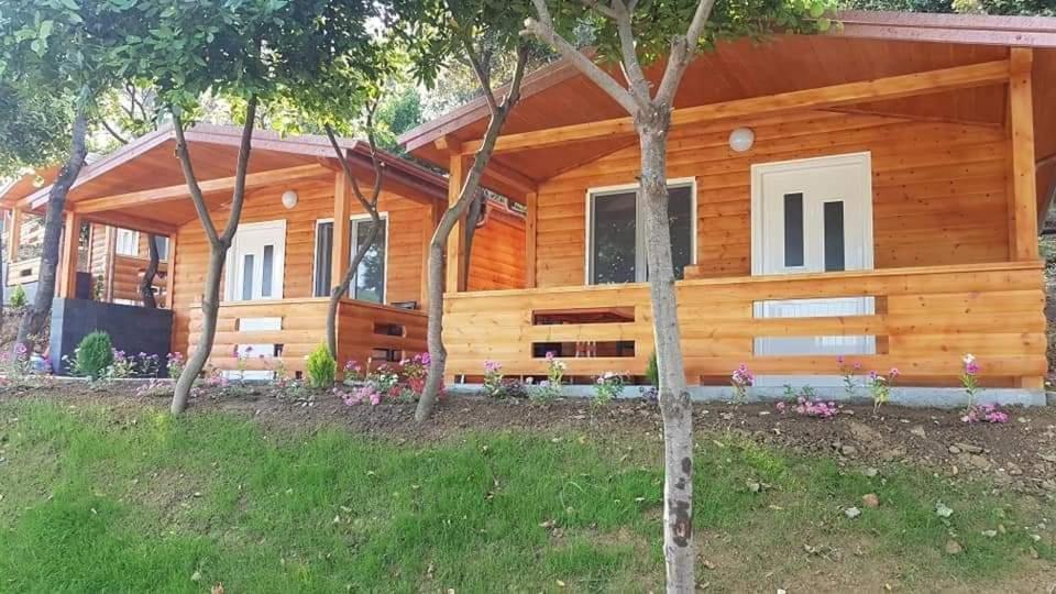 Plazhi Gjeneralit - Small Cabins - Bungalows - Apartaments - Villas - Suite カヴァヤ エクステリア 写真