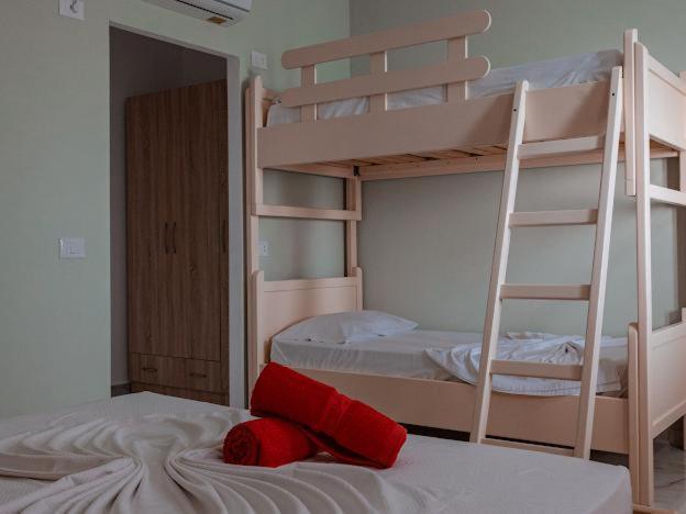 Plazhi Gjeneralit - Small Cabins - Bungalows - Apartaments - Villas - Suite カヴァヤ エクステリア 写真