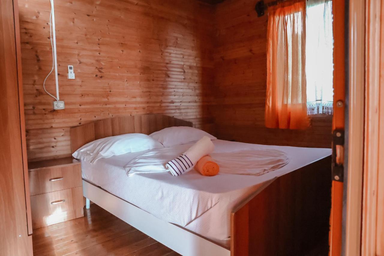 Plazhi Gjeneralit - Small Cabins - Bungalows - Apartaments - Villas - Suite カヴァヤ エクステリア 写真