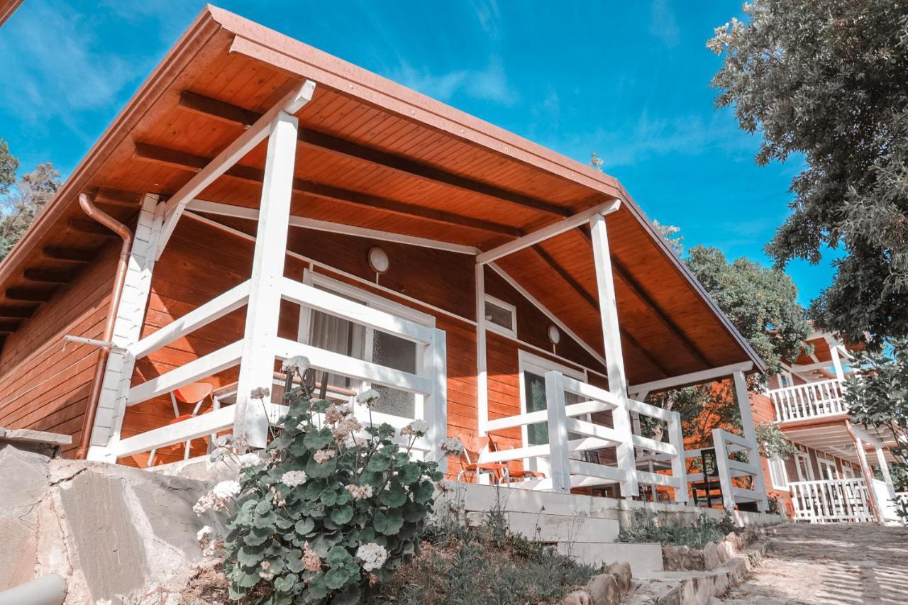 Plazhi Gjeneralit - Small Cabins - Bungalows - Apartaments - Villas - Suite カヴァヤ エクステリア 写真