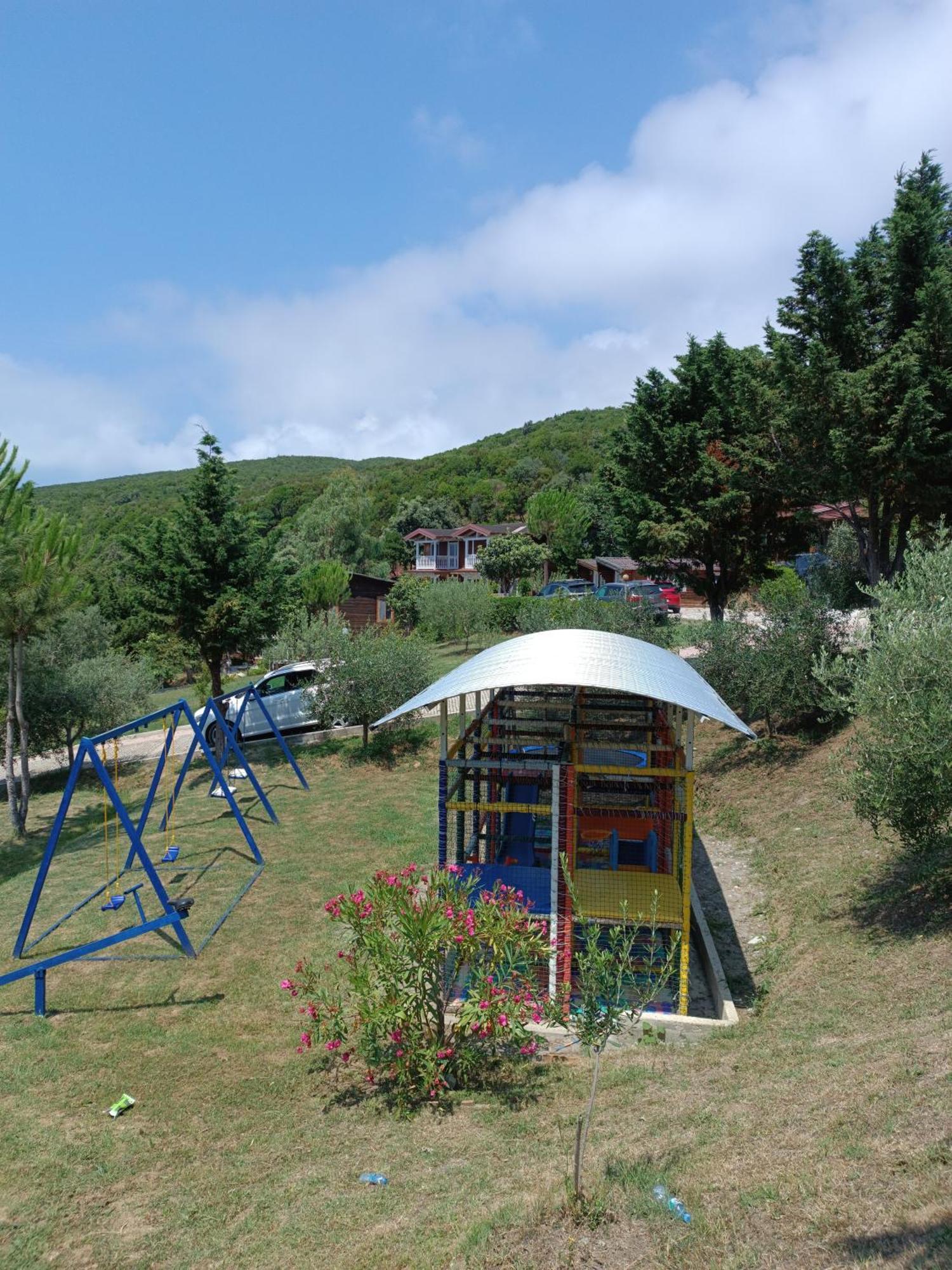 Plazhi Gjeneralit - Small Cabins - Bungalows - Apartaments - Villas - Suite カヴァヤ エクステリア 写真