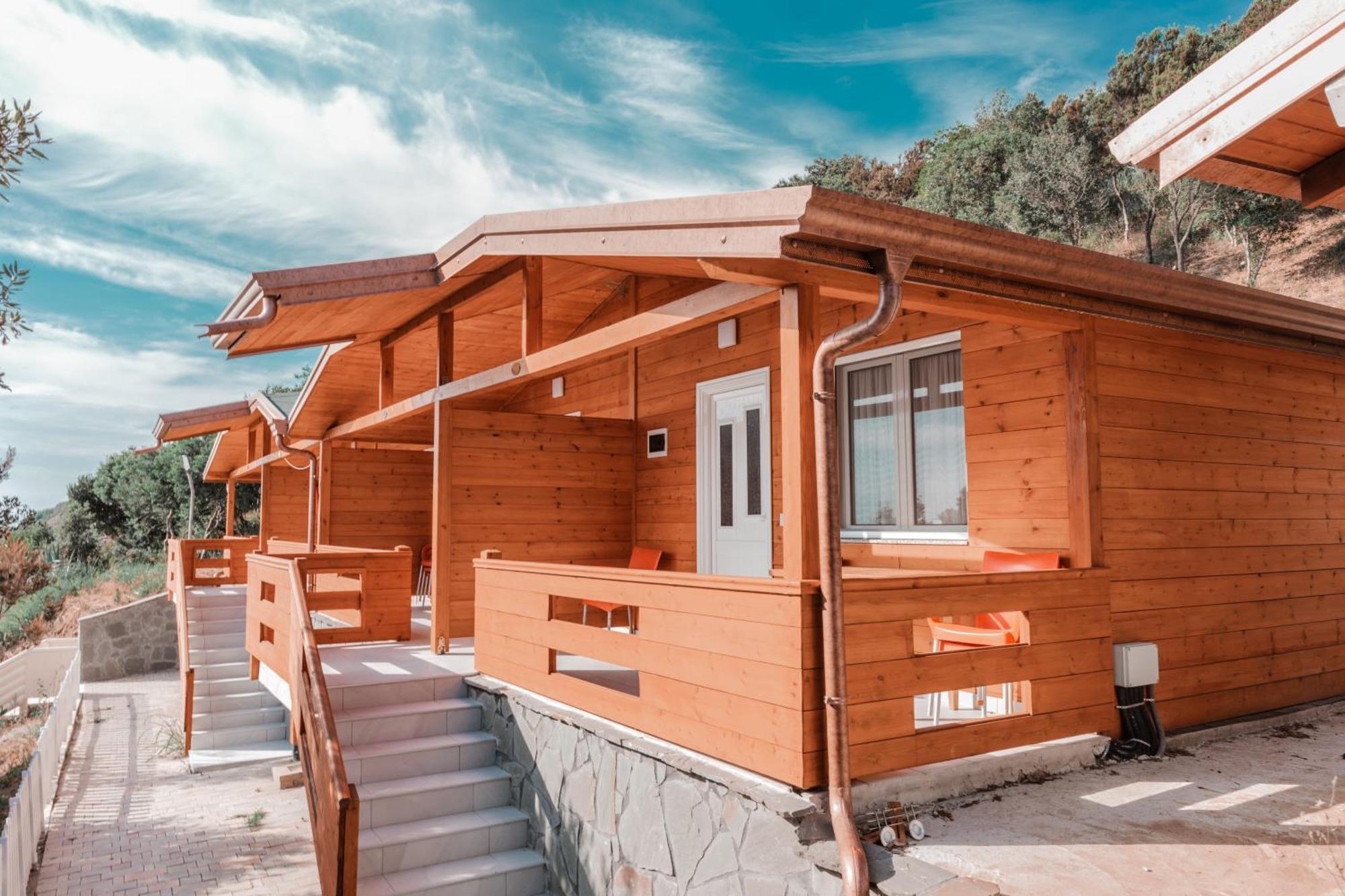 Plazhi Gjeneralit - Small Cabins - Bungalows - Apartaments - Villas - Suite カヴァヤ エクステリア 写真