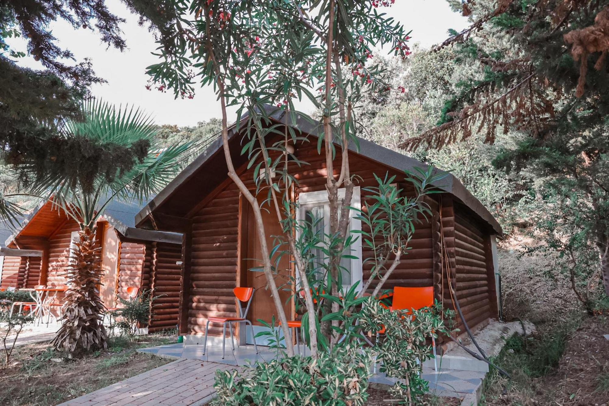Plazhi Gjeneralit - Small Cabins - Bungalows - Apartaments - Villas - Suite カヴァヤ エクステリア 写真